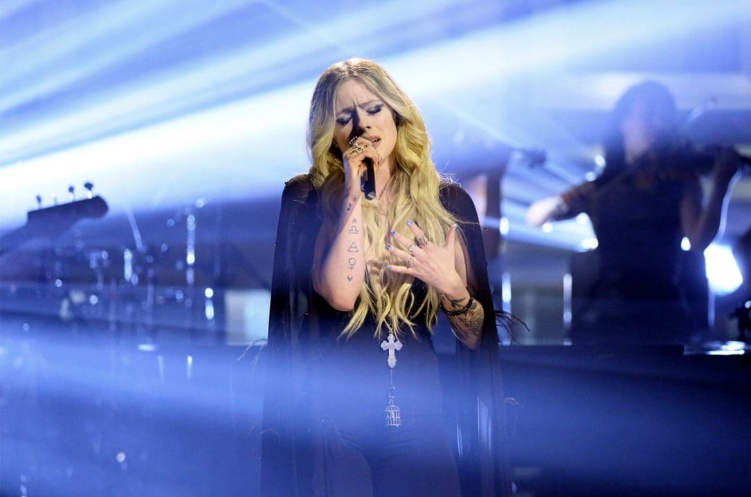 Avril Lavigne Tonight Show Fallon - Andrew Lipovsky/NBC