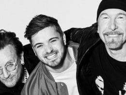 Bono, Martin Garrix e The Edge. Foto di Louis van Baar